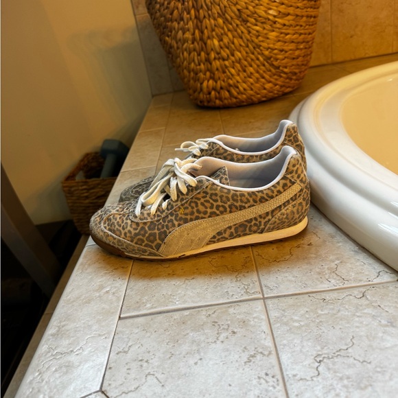 Puma Arizona Leopard Print Sneakers with White Accents - Picture 1 of 8